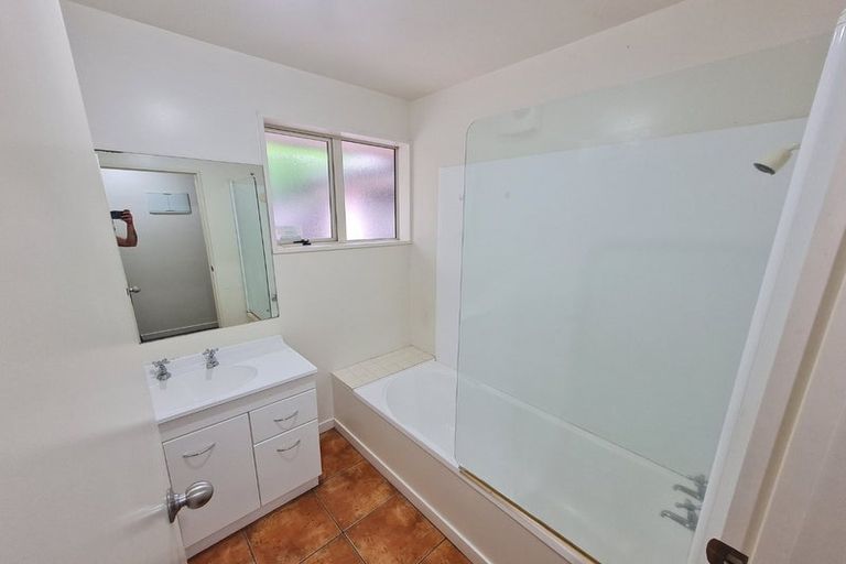 Photo of property in 33a Flay Crescent, Burnside, Christchurch, 8053