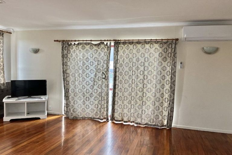 Photo of property in 38 Tudor Road, Henderson, Auckland, 0610