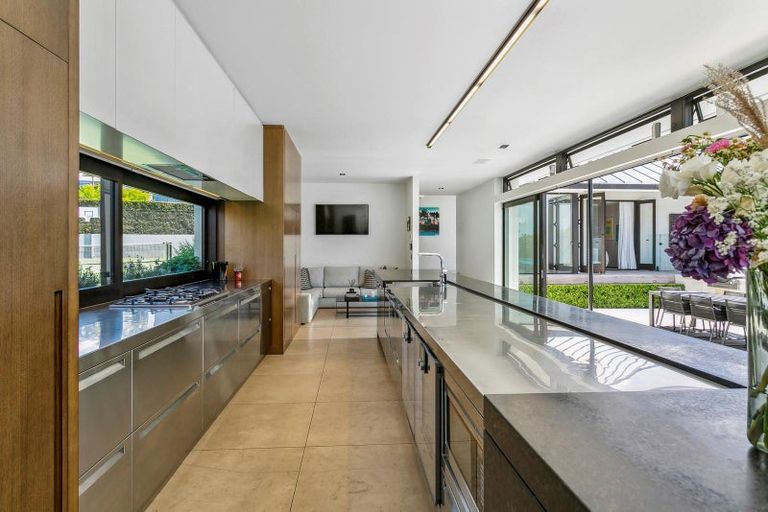 Photo of property in 23-27 Lake View Road, Takapuna, Auckland, 0622