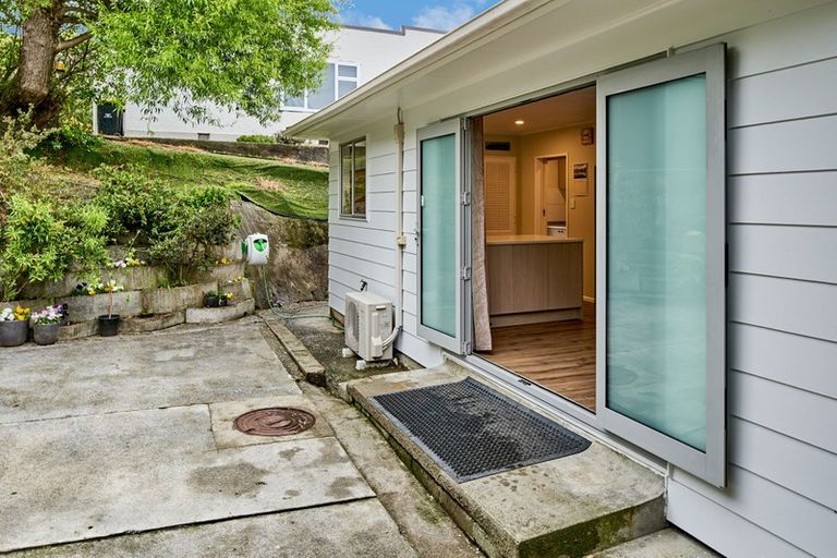 Photo of property in 12b Bell Street, Tawa, Wellington, 5028