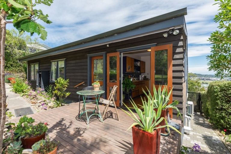 Photo of property in 318 Cannon Hill Crescent, Mount Pleasant, Christchurch, 8081