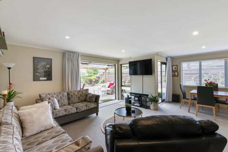 Photo of property in 2 Eagle Street, Welcome Bay, Tauranga, 3112