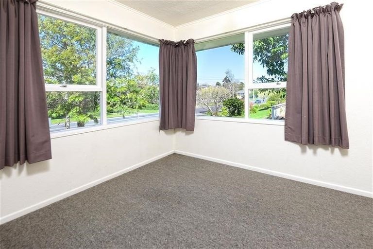 Photo of property in 41 Gossamer Drive, Pakuranga Heights, Auckland, 2010
