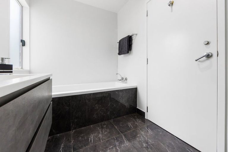 Photo of property in 4 Somerton Rise, Westmorland, Christchurch, 8025