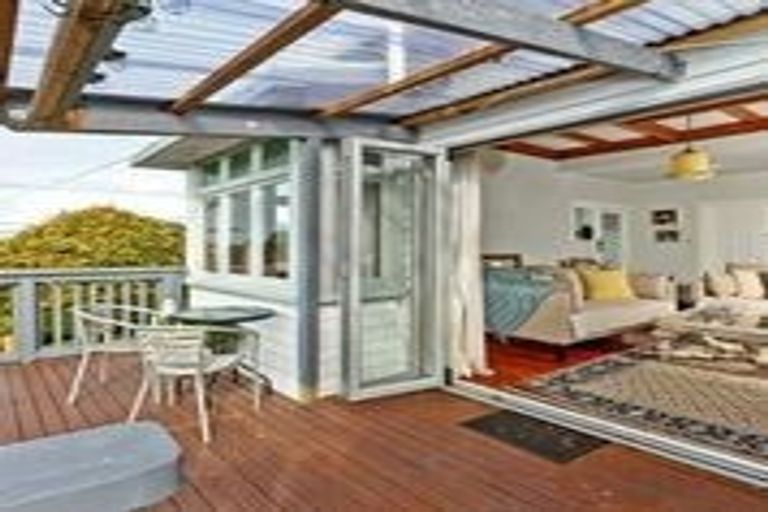 Photo of property in 20 Ngataringa Road, Devonport, Auckland, 0624