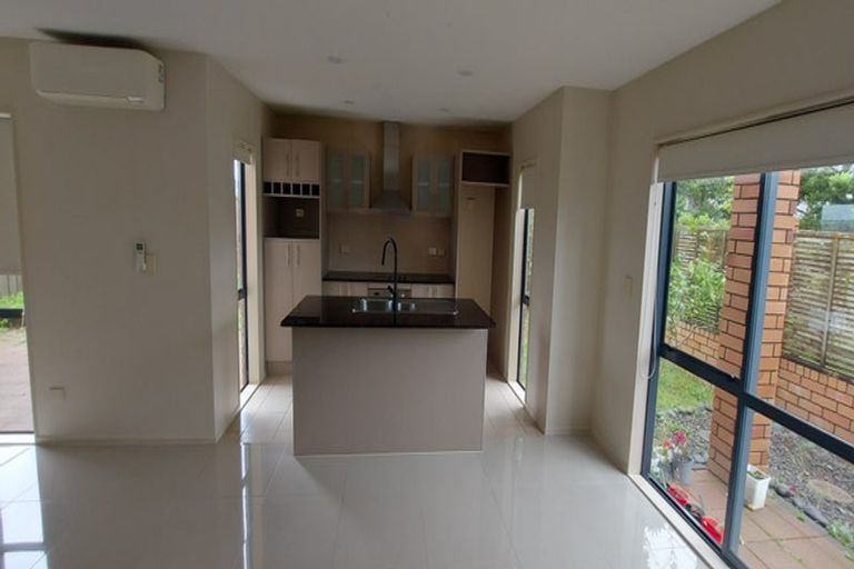 Photo of property in Hibiscus Garden, 1 Lavender Garden Lane, Oteha, Auckland, 0632