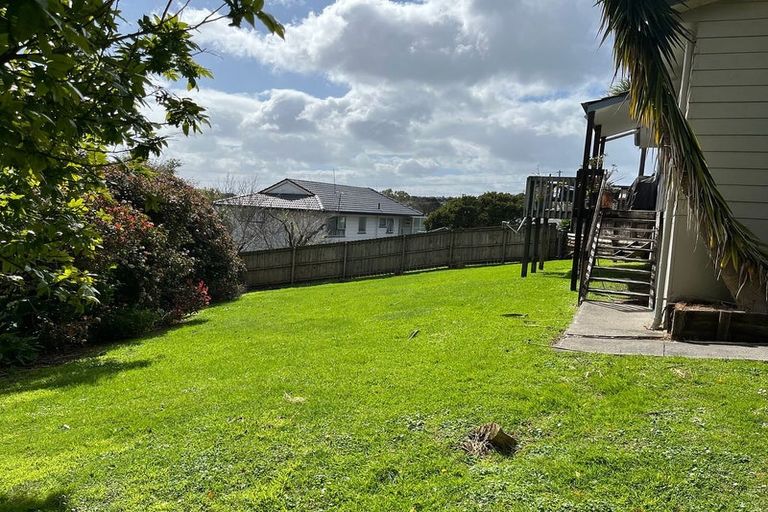 Photo of property in 22 Merida Place, Unsworth Heights, Auckland, 0632