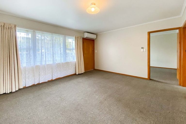 Photo of property in 2/3 Camp Street, Silverstream, Upper Hutt, 5019