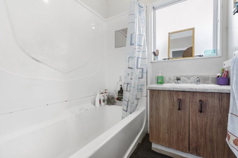 Photo of property in 1/157 Te Irirangi Drive, Flat Bush, Auckland, 2019
