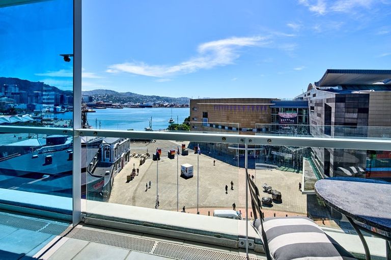 Photo of property in Portal Apartments, 7d/42 Cable Street, Te Aro, Wellington, 6011