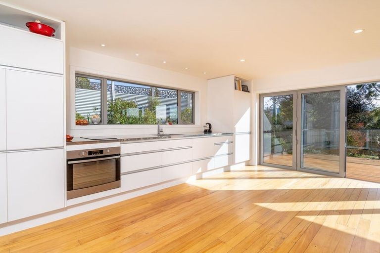 Photo of property in 5 Hellyer Street, Macandrew Bay, Dunedin, 9014