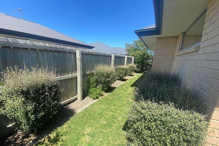 Photo of property in 12 Blaenavon Lane, Halswell, Christchurch, 8025