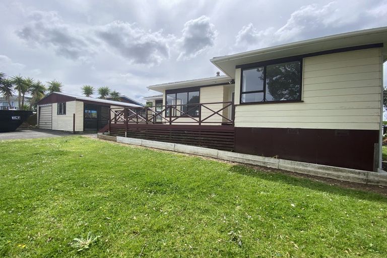 Photo of property in 72 Finlayson Avenue, Clendon Park, Auckland, 2103
