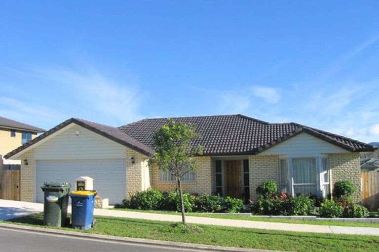 Photo of property in 21 Fleetwood Drive, Henderson, Auckland, 0612