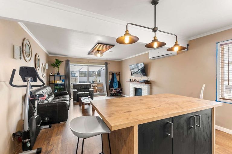 Photo of property in 208 Ngamotu Road, Spotswood, New Plymouth, 4310