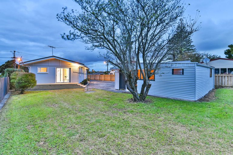 Photo of property in 120 Coronation Road, Mangere Bridge, Auckland, 2022