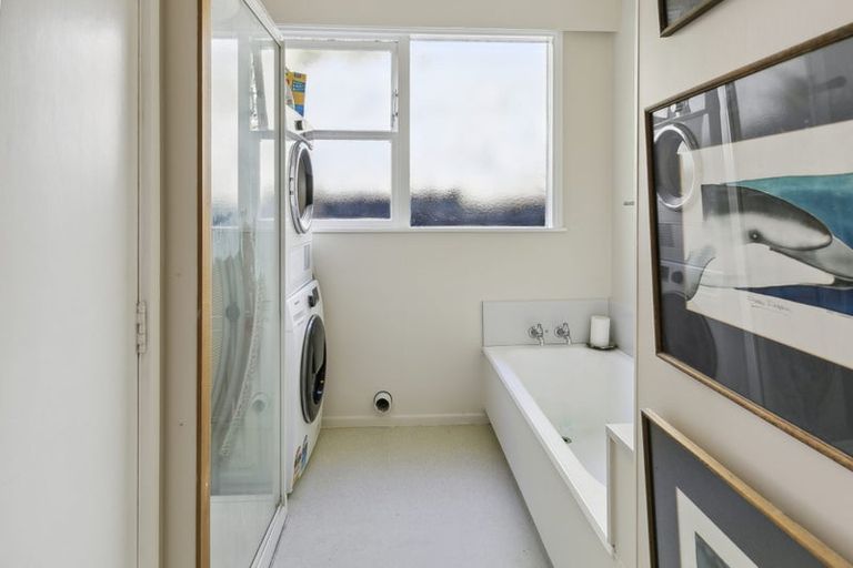 Photo of property in 33-35 Espin Crescent, Karori, Wellington, 6012