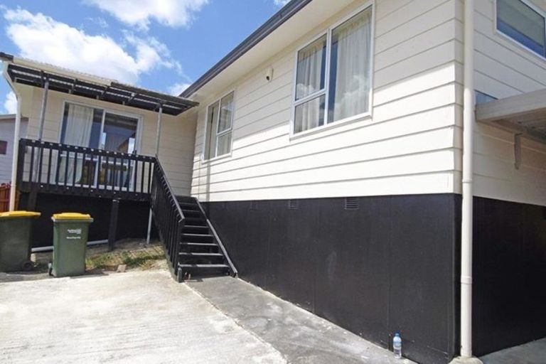 Photo of property in 1/6 Myna Place, Weymouth, Auckland, 2103
