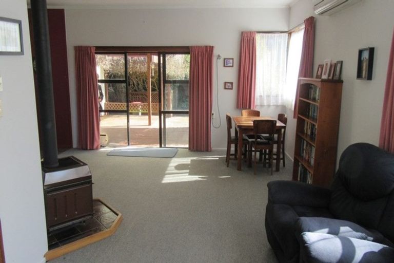 Photo of property in 90 Rhodes Street, Waimate, 7924