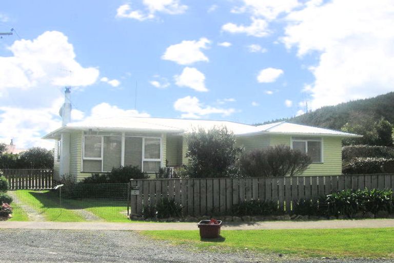 Photo of property in 2 Jordan Street, Hikurangi, 0114