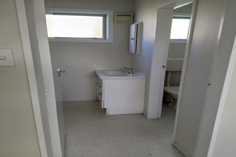 Photo of property in 7/36 Leighton Avenue, Waiwhetu, Lower Hutt, 5010