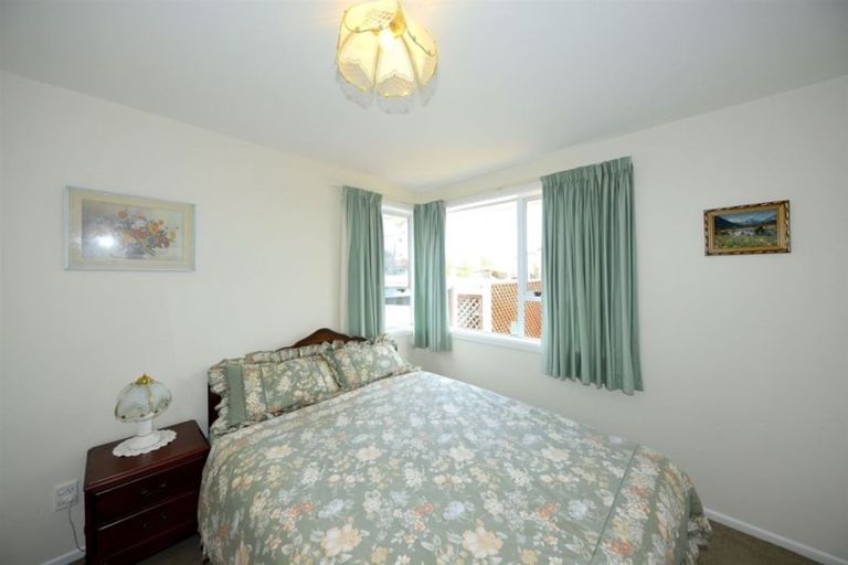 Photo of property in 17 Thurso Place, New Brighton, Christchurch, 8083