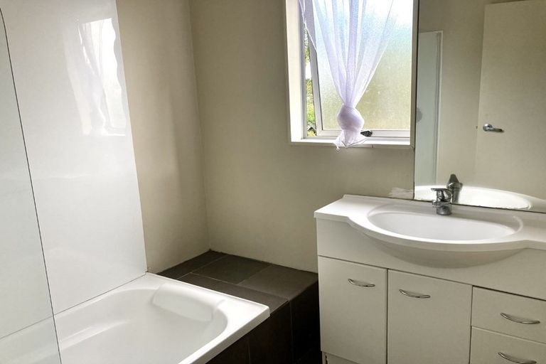 Photo of property in 4/17 Oakland Avenue, Papatoetoe, Auckland, 2025