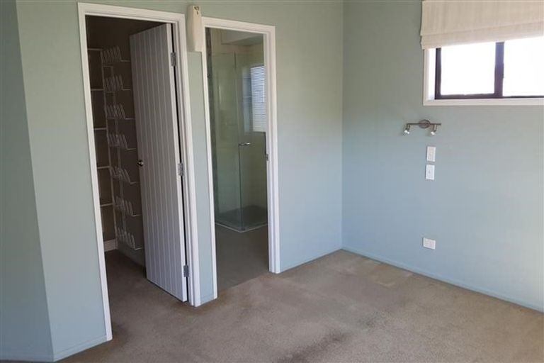 Photo of property in 62a Paynters Avenue, Strandon, New Plymouth, 4312
