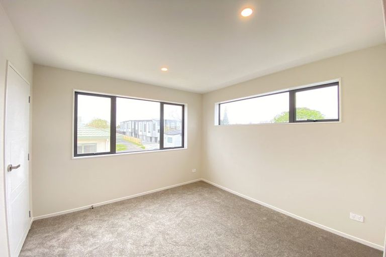 Photo of property in 17c Buscomb Avenue, Henderson, Auckland, 0610