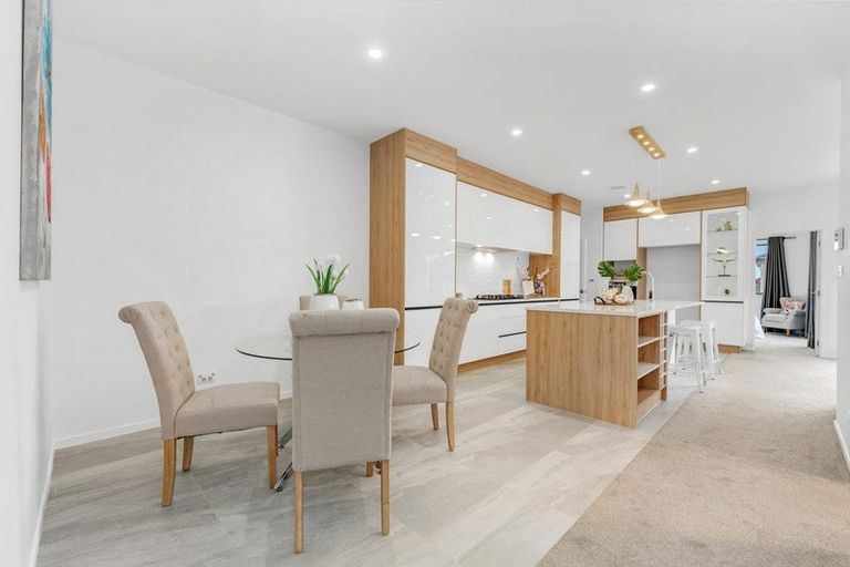Photo of property in 28 Bushfield Drive, Flat Bush, Auckland, 2019
