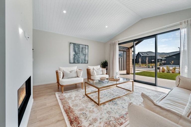 Photo of property in Wooing Tree Vineyard Ltd, 6 Blondie Drive, Cromwell, 9310