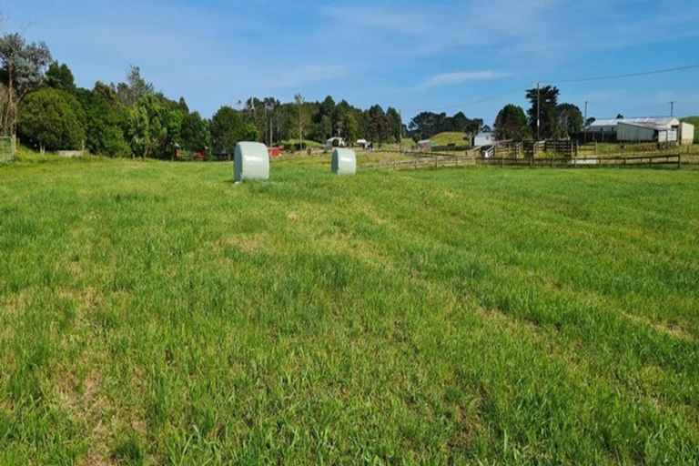 Photo of property in 206 Warea Road, Warea, New Plymouth, 4381