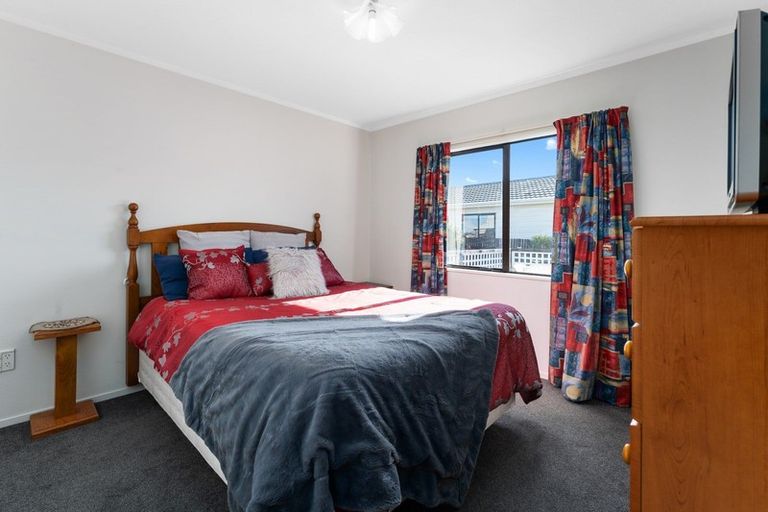 Photo of property in 15 Pukeko Street, Paraparaumu, 5032