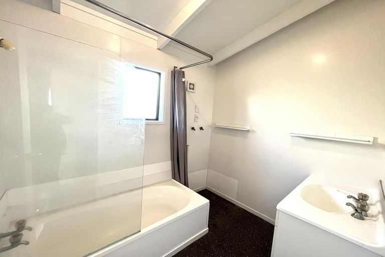 Photo of property in 50 Sungrove Rise, Sunnyvale, Auckland, 0612