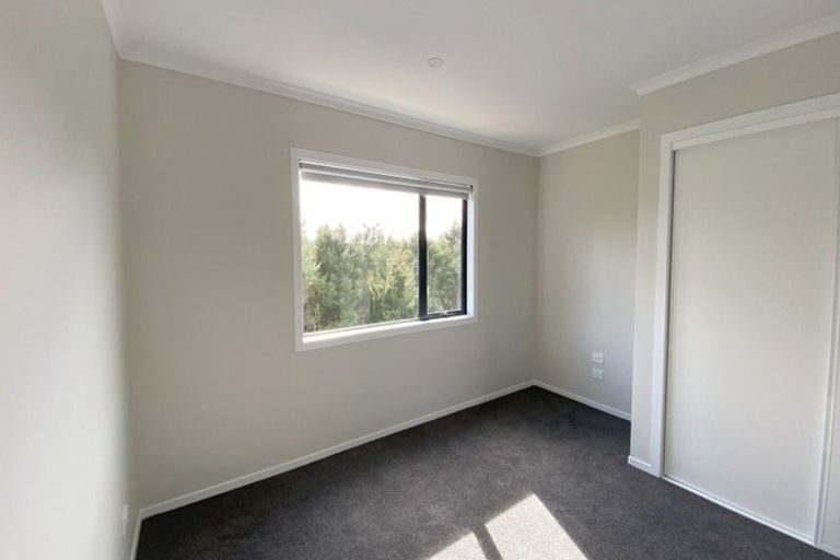 Photo of property in 2/125b Metcalfe Road, Ranui, Auckland, 0612