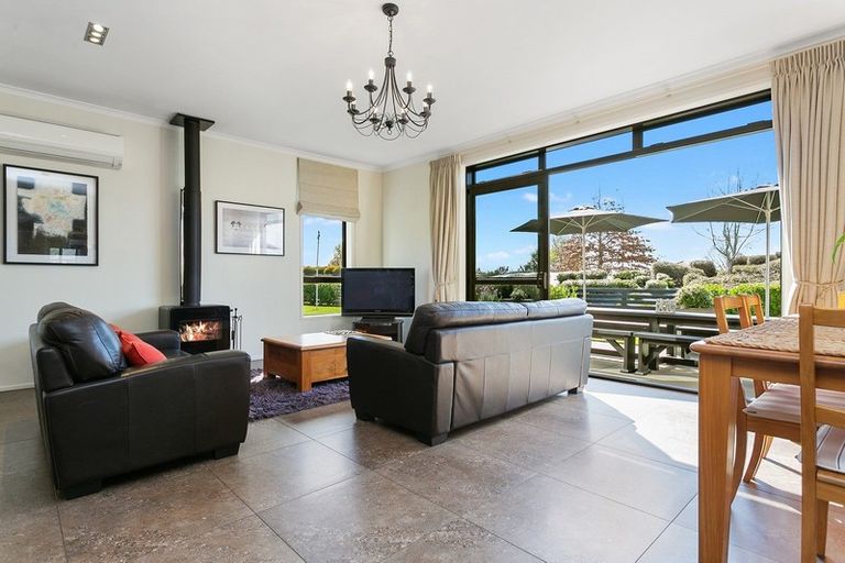 Photo of property in 2 Pengover Avenue, Leamington, Cambridge, 3432