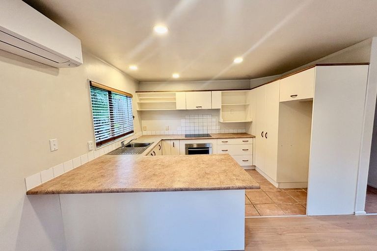 Photo of property in 2/8 Fitzwilliam Drive, Torbay, Auckland, 0630
