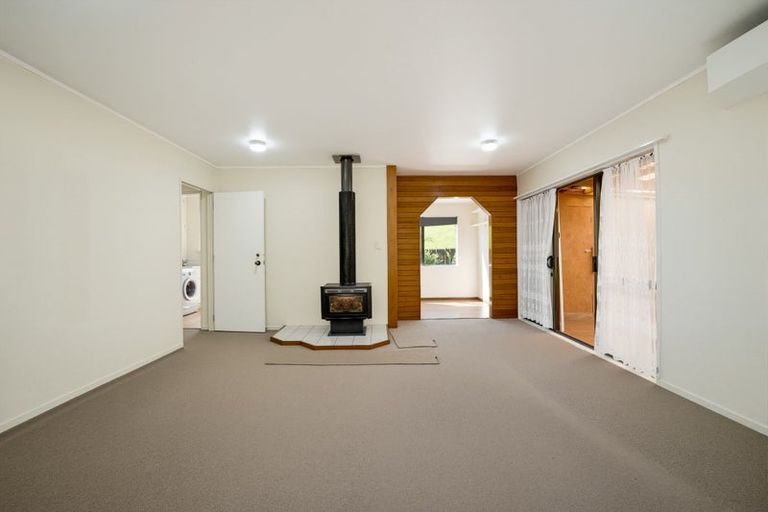 Photo of property in 1/76 Chilcott Road, Henderson, Auckland, 0612