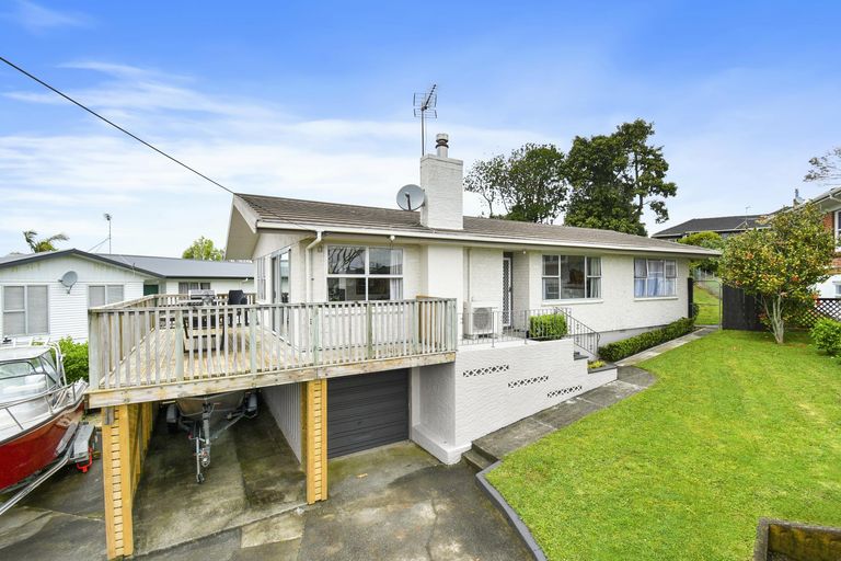 Photo of property in 15 Rembrandt Place, Opaheke, Papakura, 2113