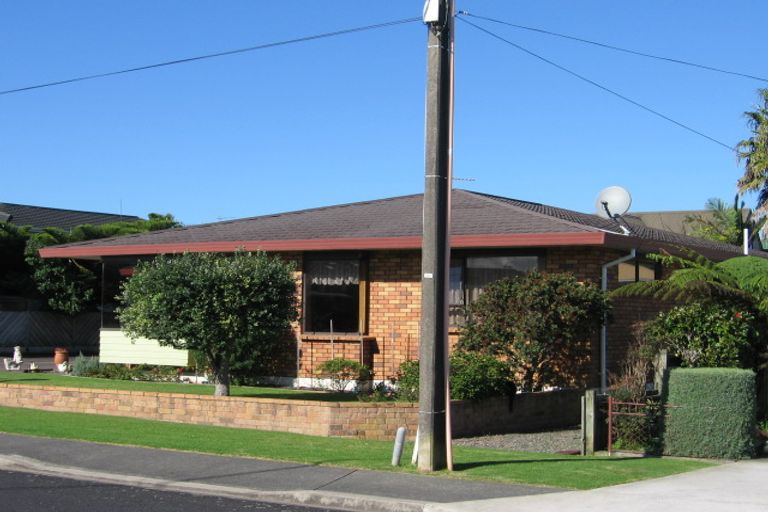 Photo of property in 4a Empire Road, Orewa, 0931