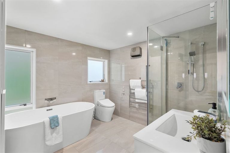 Photo of property in 12 Cephas Close, Sockburn, Christchurch, 8042