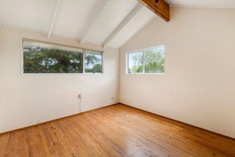 Photo of property in 6 Gloaming Place, Conifer Grove, Takanini, 2112