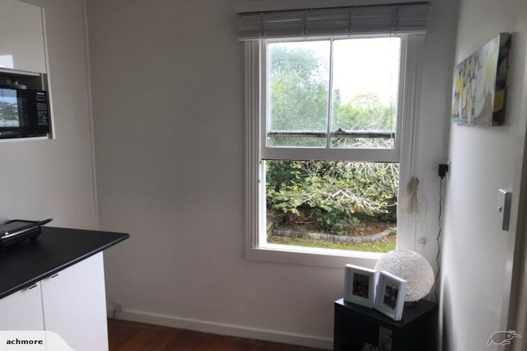 Photo of property in 16a Wharf Road, Te Atatu Peninsula, Auckland, 0610