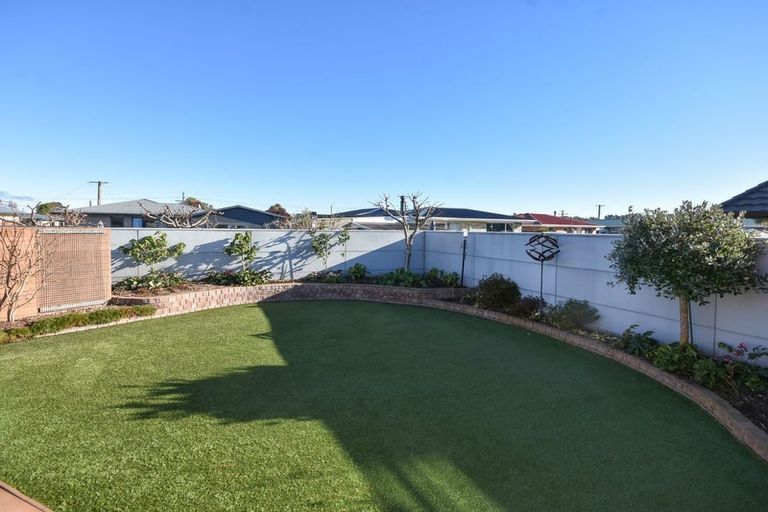 Photo of property in 22 Kura Place, Mosgiel, 9024