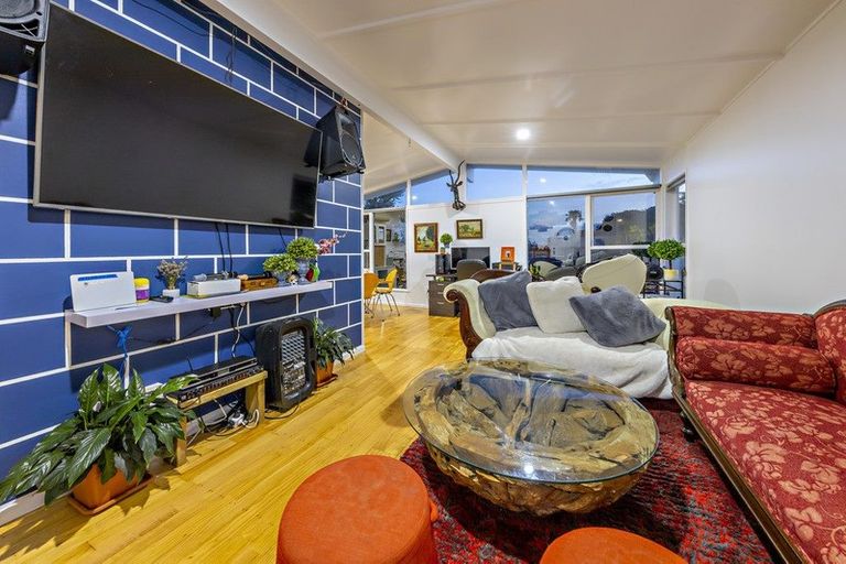 Photo of property in 77 Beeston Crescent, Manurewa, Auckland, 2102