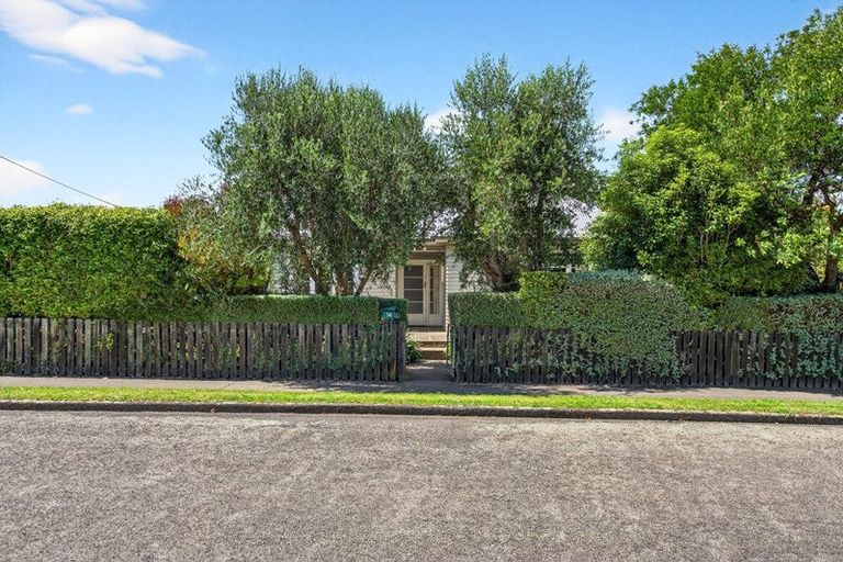 Photo of property in 14 Kenward Crescent, Featherston, 5710