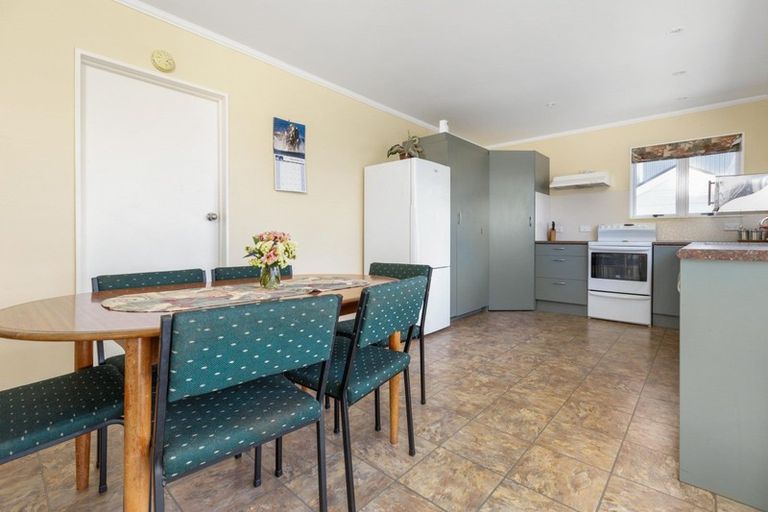 Photo of property in 16 Tamarisk Drive, Riversdale Beach, Masterton, 5872