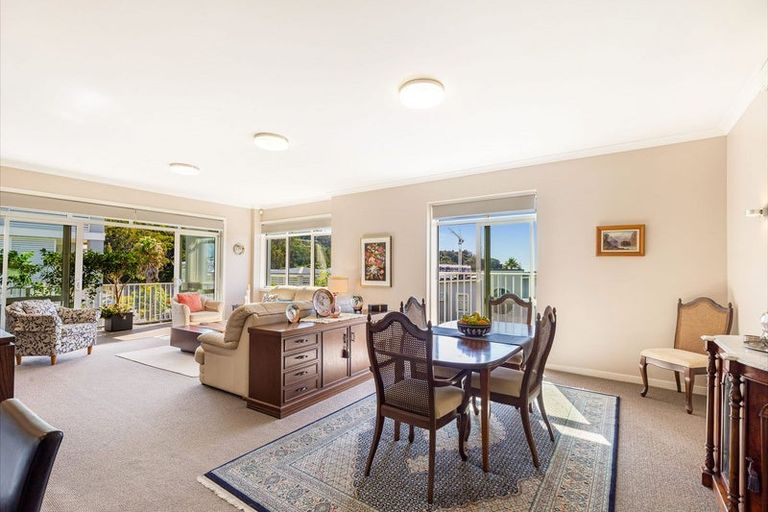 Photo of property in 33 Parkside Drive, Orewa, 0931