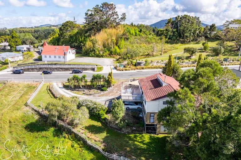 Photo of property in 16 Kaiwaka-mangawhai Road, Kaiwaka, 0975