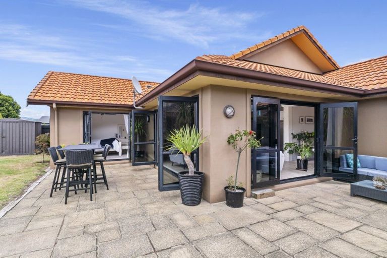 Photo of property in 31 Oreti Crescent, Papamoa Beach, Papamoa, 3118